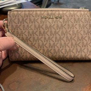Michael Kors wristlet